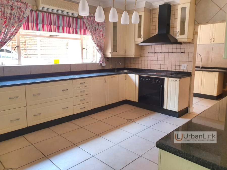 4 Bedroom Property for Sale in Safari Gardens North West